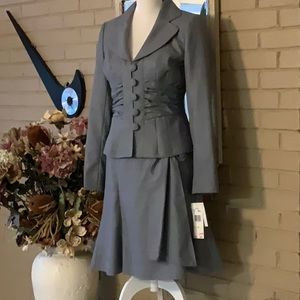 Nine  west 2 pc Skirt Suit, fully lined NWT